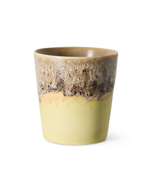 Mehrfarbiger HKliving 70s Ceramics Coffee Mug aus glasiertem Steingut in kompakter Form mit charakteristischer Retro-Glasur.