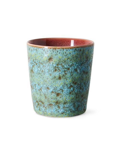 Mehrfarbiger HKliving 70s Ceramics Coffee Mug aus glasiertem Steingut in kompakter Form mit charakteristischer Retro-Glasur.