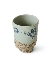 Laden Sie das Bild in den Galerie-Viewer, Artist Smooth Tasse Fused – handbemaltes Steinzeug, 7,2 x 7,2 x 9,2 cm
