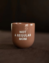 Laden Sie das Bild in den Galerie-Viewer, Becher I Not a regular mom
