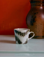 Laden Sie das Bild in den Galerie-Viewer, Cappuccino Becher 70&#39;s I Tide
