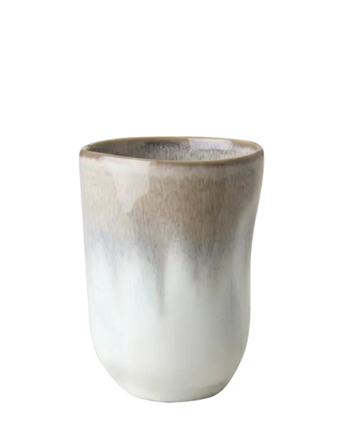 Becher Anne von Affari of Sweden aus Steingut in Beige und Elfenbein, Ø 6 cm und 9 cm hoch.