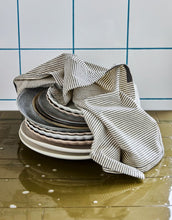 Laden Sie das Bild in den Galerie-Viewer, House Doctor Geschirrhandtücher Cook Dunkelgrau – Set aus 3 Tüchern
