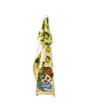 Laden Sie das Bild in den Galerie-Viewer, Geschirrhandtuch Pippi Langstrumpf Fruits von Muurla, aus Baumwolle mit Pippi-Motiv und bunten Früchten, 50 x 70 cm groß, fröhlicher Küchenhelfer
