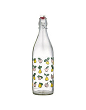 Laden Sie das Bild in den Galerie-Viewer, Glasflasche Pippi Langstrumpf Fruits von Muurla, 1 Liter, mit Bügelverschluss und Pippi-Motiv mit Äpfeln und Birnen, spülmaschinenfest
