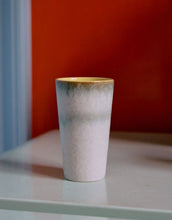 Laden Sie das Bild in den Galerie-Viewer, Latte Becher 70&#39;s I Petal
