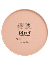 Laden Sie das Bild in den Galerie-Viewer, Runde Metalldose Pippi Langstrumpf Candy von Muurla, Ø 15 cm, farbenfrohes Pippi-Motiv, ideal zur Aufbewahrung von Süßigkeiten, Handwäsche empfohlen.
