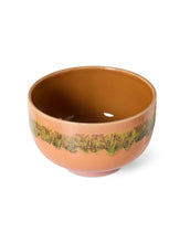 Laden Sie das Bild in den Galerie-Viewer, 70s Ceramics Noodle Bowl Lush mit Retro-inspirierter Glasur in satten Farbtönen
