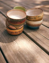 Laden Sie das Bild in den Galerie-Viewer, 70s Ceramics Noodle Bowl Sunbeam mit warmem Farbverlauf und organischer Glasur

