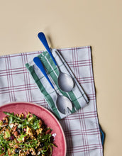 Laden Sie das Bild in den Galerie-Viewer, House Doctor Salatbesteck Serv Blau – 2-teiliges Set aus Edelstahl
