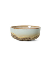 Laden Sie das Bild in den Galerie-Viewer, 70s Ceramics Tapas Bowl Shell mit sanfter Glasur und künstlerischem Finish
