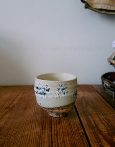 Tasse Artist Fused von hkliving – handbemalte Steinzeug-Tasse im Unikat-Look