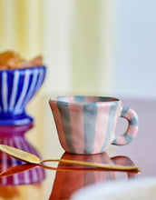 Laden Sie das Bild in den Galerie-Viewer, Tasse Nini I Streifen/Rose
