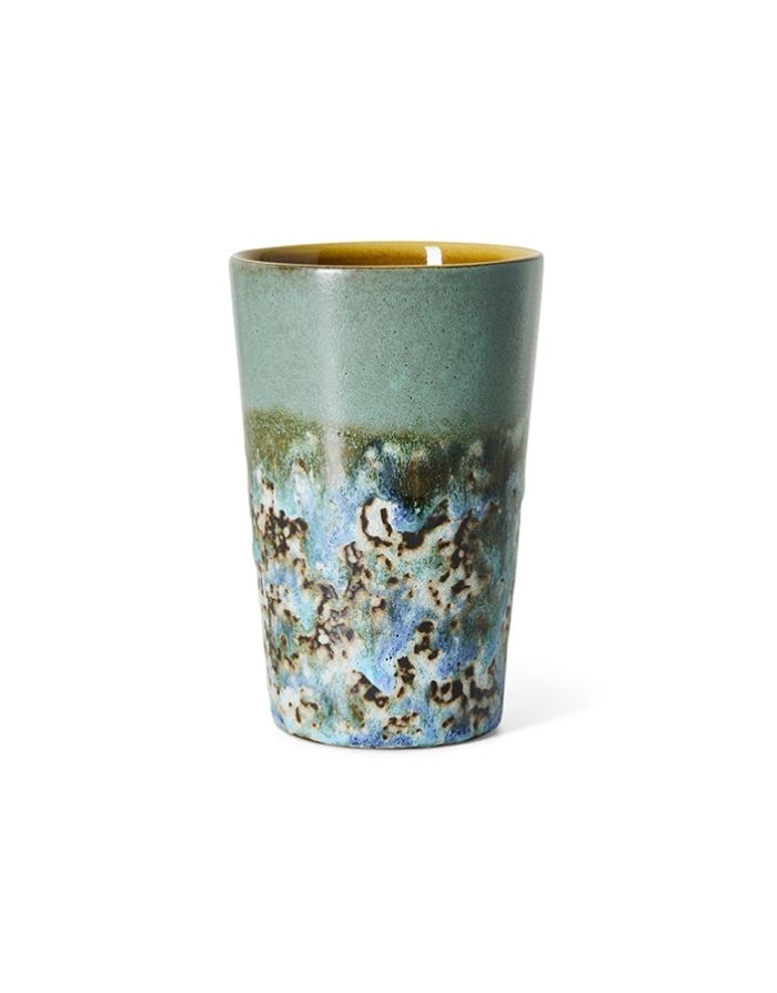 Mehrfarbiger HKliving 70s Ceramics Tee Becher aus glasiertem Steingut in hoher Form ohne Henkel.