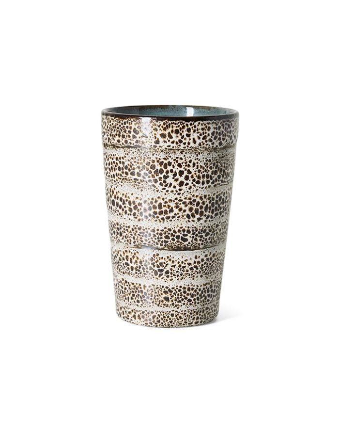 Mehrfarbiger HKliving 70s Ceramics Tee Becher aus glasiertem Steingut in hoher Form ohne Henkel.
