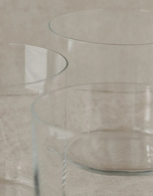 Eulenschnitt Trinkglas 4er Set aus Glas mit minimalistischer Form und Gravur im Boden.