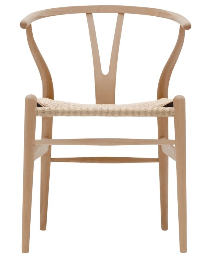 Carl Hansen Wishbone Chair CH24 in Buche geölt, mit Sitzfläche aus Naturkordel als Freisteller von vorne 