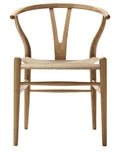 Carl Hansen Wishbone Chair CH24 in Eiche geölt, mit Sitzfläche aus Naturkordel als Freisteller von vorne 