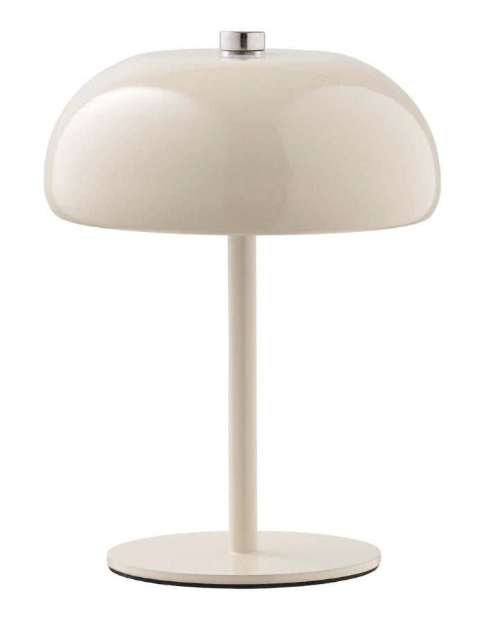 Portable Tischlampe Margate von House Nordic in Beige aus Metall mit fest verbauter LED und wiederaufladbarem Akku als Freisteller