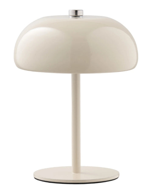 Portable Tischlampe Margate von House Nordic in Beige aus Metall mit fest verbauter LED und wiederaufladbarem Akku als Freisteller