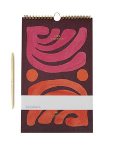 Kalender 2026 Arty von A-Journal – handgemalte Monatsillustrationen, Spiralbindung, FSC-zertifiziertes Papier, praktische Monatsübersichten, kreativer Wandkalender für Kunst- und Farbliebhaber.