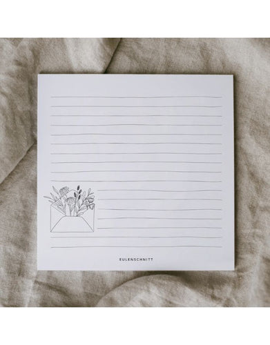 Notizblock Blumenumschlag von Eulenschnitt, 50 linierte Blätter, Leimbindung, verstärkte Rückwand aus Pappe, Format 15 x 15 cm, handgezeichnetes Blumenmotiv auf jedem Blatt.