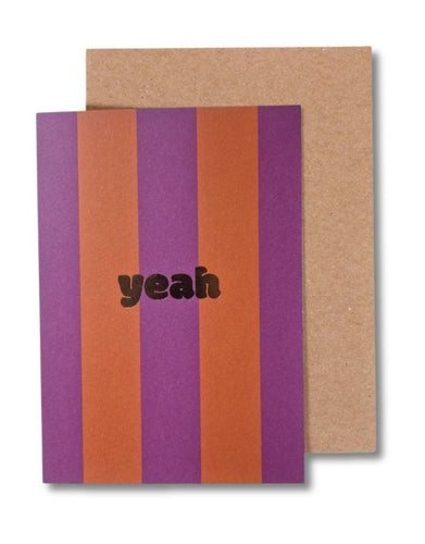 Ava und Yves Klappkarte Yeah – DIN A6 Recyclingpapier mit Umschlag, Design Violett/Orange, hergestellt in Deutschland.