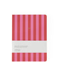 A-Journal Notizbuch Fabrique Stripes Pink mit Hardcover und pinkem Streifen-Design.