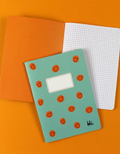 Laden Sie das Bild in den Galerie-Viewer, Notizheft kariert I Mint/Smilies Orange
