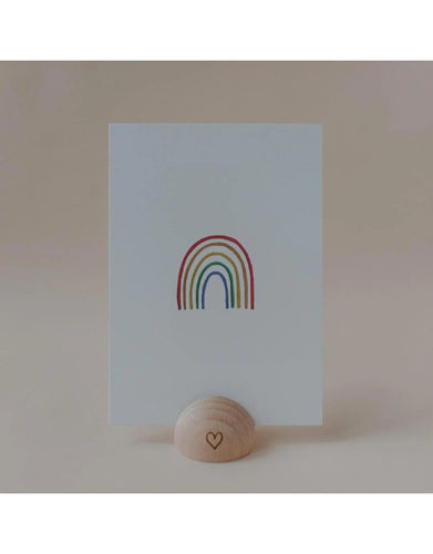 Aquarellkarte Rainbow von Eulenschnitt, zeigt einen bunten Regenbogen, A6, 400 g matt lackiertes Papier.