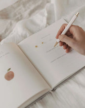 Laden Sie das Bild in den Galerie-Viewer, Schwangerschaftstagebuch I Kleines Wunder
