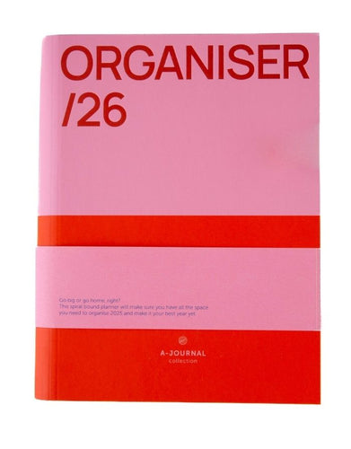 Spiral Organizer 2026 Pink Red von A-Journal – stylischer Terminplaner in Pink und Rot mit Ringbindung, Wochen- und Monatsübersichten, Checklisten und Notizseiten.