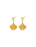 Goldene Ohrringe in Gingko Blatt Form von Pernille Corydon