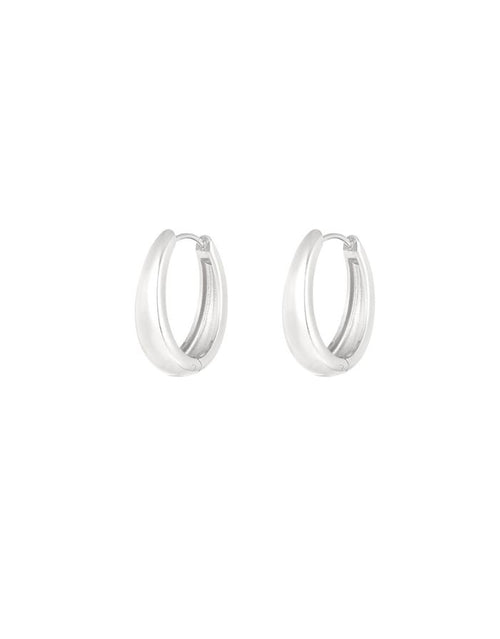Classy Hoop Creolen aus Edelstahl mit zeitlosem Design und glänzender Oberfläche in Silber
