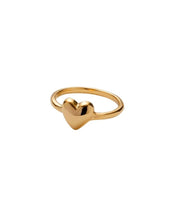 Laden Sie das Bild in den Galerie-Viewer, Pernille Corydon Sweetheart Ring gold mit kleinem Herz, poliert, verschiedene Größen.
