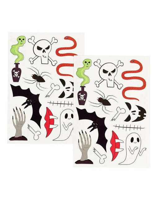 Zwei Bögen temporäre Halloween-Tattoos von Rex London für Kinder mit Fledermäusen, Geistern, Knochen, Schlangen und weiteren gruseligen Motiven.
