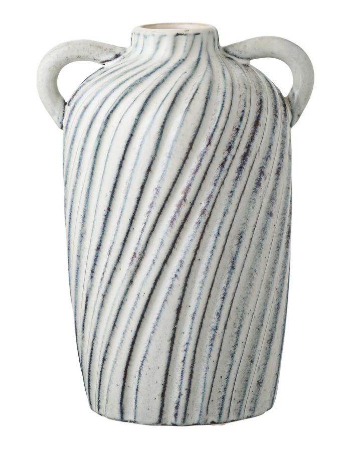 House Nordic Keramikvase Blau/Weiß mit Linienstruktur und zwei Henkeln, 22 cm hoch.