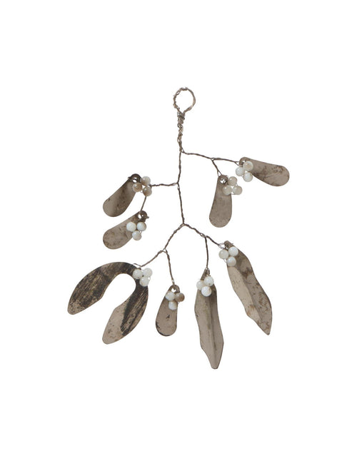 Filigraner Mistelzweig-Anhänger Eira von Stillenat by Ib Laursen aus Metall in Antik Silber mit dekorativen Perlen, 15 cm hoch.