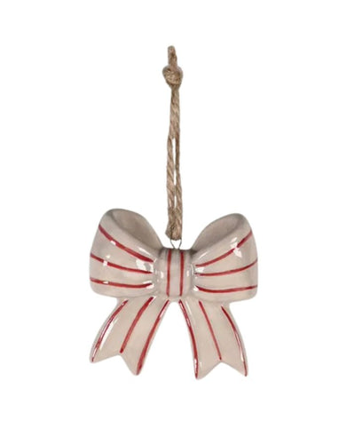 Hängedekoration Schleife aus Steingut in Rot-Weiß von Det Gamle Apotek – klassisch dänisches Weihnachtsornament.