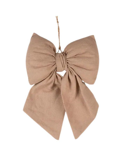 Beige Stoffschleife von Det Gamle Apotek – dekorative Hängedekoration aus Baumwolle und Polyester für weihnachtliche Arrangements.