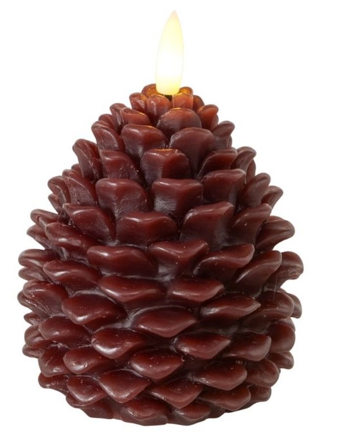 Braune LED-Kerze Pinio von BOLTZE in Zapfenform aus Wachs mit warmweißem Licht, Timer und Fernbedienung.