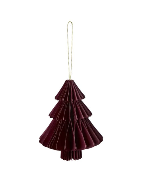 Roter Weihnachtsbaumanhänger Tree von Affari of Sweden aus Papier in Baumform mit Magnetverschluss, Ø 9 × H 10 cm.