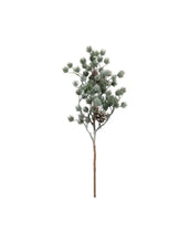 Laden Sie das Bild in den Galerie-Viewer, Kunstblume Zeder Zweig mit Schnee und Zapfen von Speedtsberg, Green/Nature, Höhe 38 cm, naturgetreue Weihnachtsdekoration.
