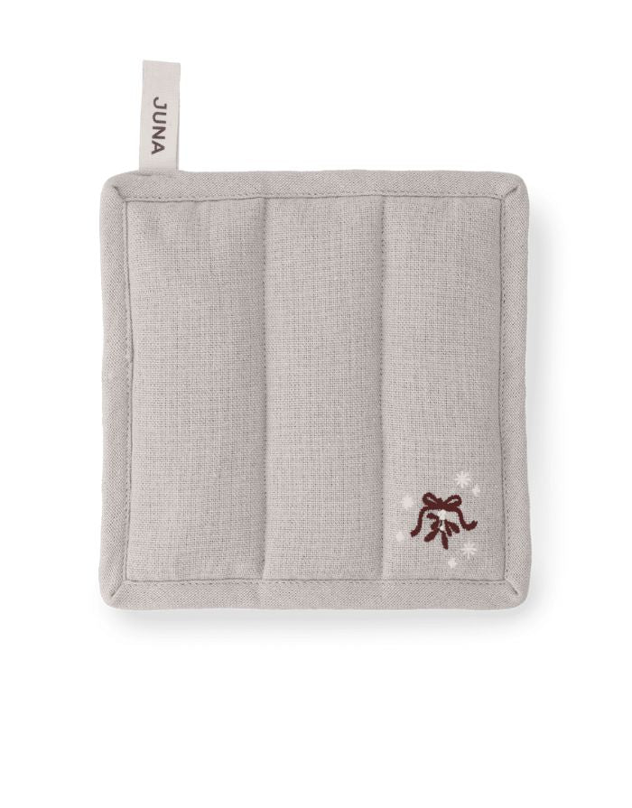 Topflappen Christmas Fable Beige von Kähler mit besticktem Mistelzweig-Motiv, 22x22 cm, recycelte Baumwolle und Polyester, festliches Design in Beige.