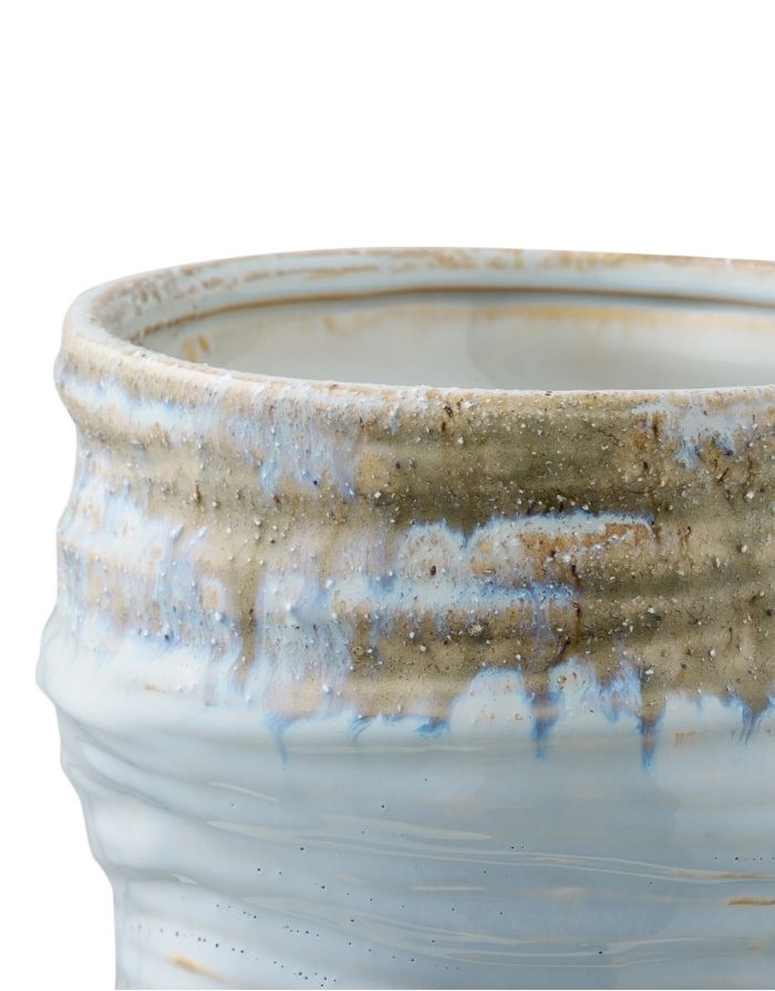 Hellblaue Keramikvase von House Nordic mit bauchiger Form und dekorativer Oberfläche im Detail