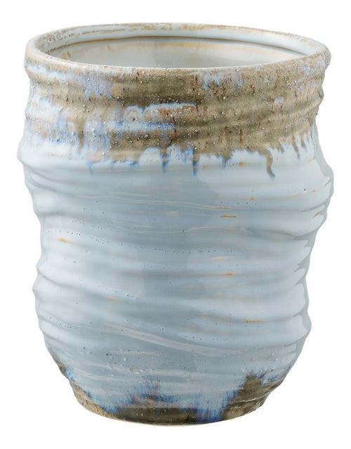 Hellblaue Keramikvase von House Nordic mit bauchiger Form und dekorativer Oberfläche als Freisteller