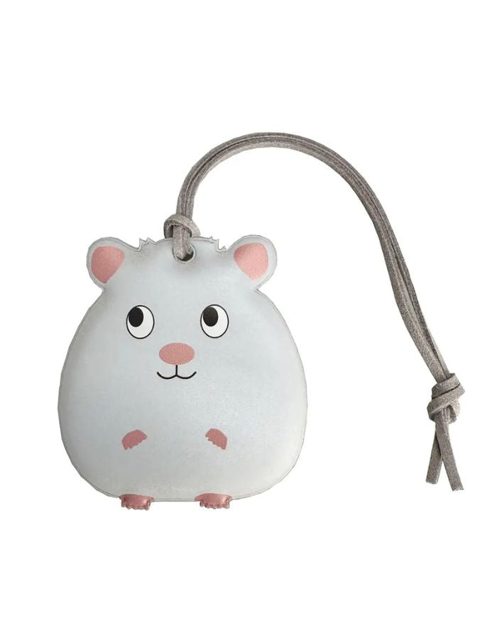 Reflektierender Taschenanhänger Hamster von Firefly Reflectors – aus weichem, lederähnlichem Material mit verstellbarem Band, stylisches Accessoire für bessere Sichtbarkeit.