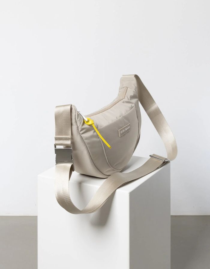 Padded Hip Bag Medium I Solid Stone