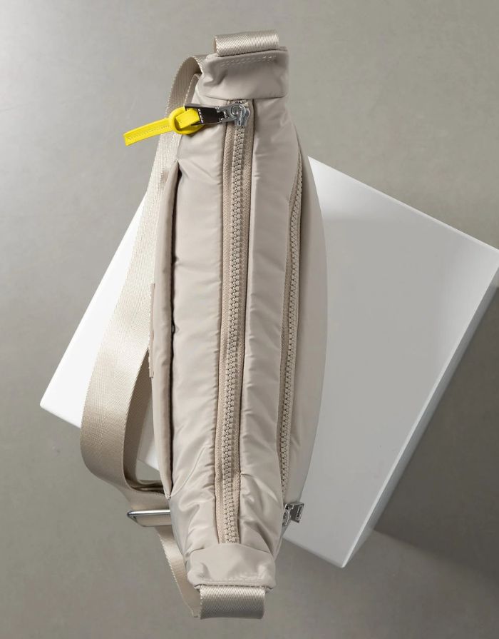 Padded Hip Bag Medium I Solid Stone