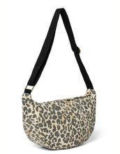 Laden Sie das Bild in den Galerie-Viewer, Tasche Fanny Pack Soft Cotton I Leopard
